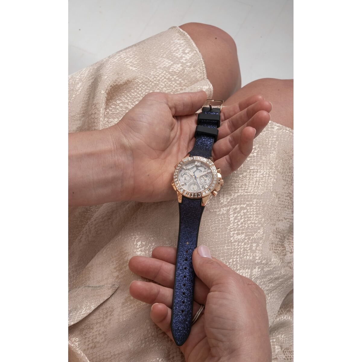 V3HFDA41308D90484AFB15738C38D4E8A9CR6143578P10